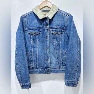 Levi’s Women’s Original Sherpa Lined Trucker Denim Jacket Front Button  Size M